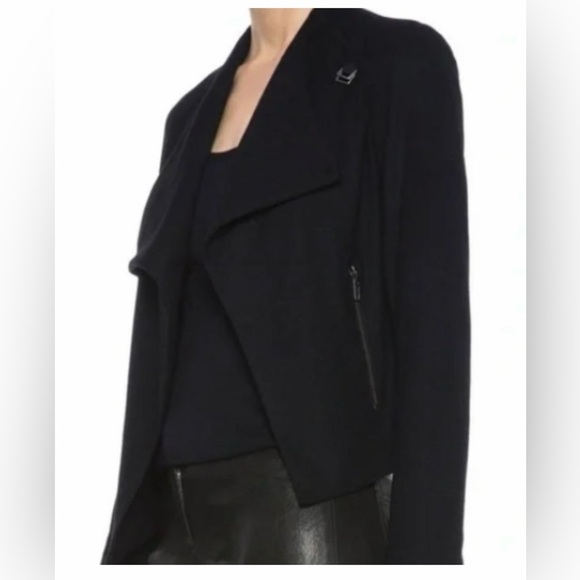 Helmut Lang Black Asymmetrical Blazer - Picture 7 of 13
